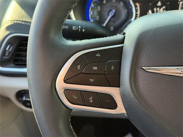 Used 2024 Chrysler Pacifica Limited image 21