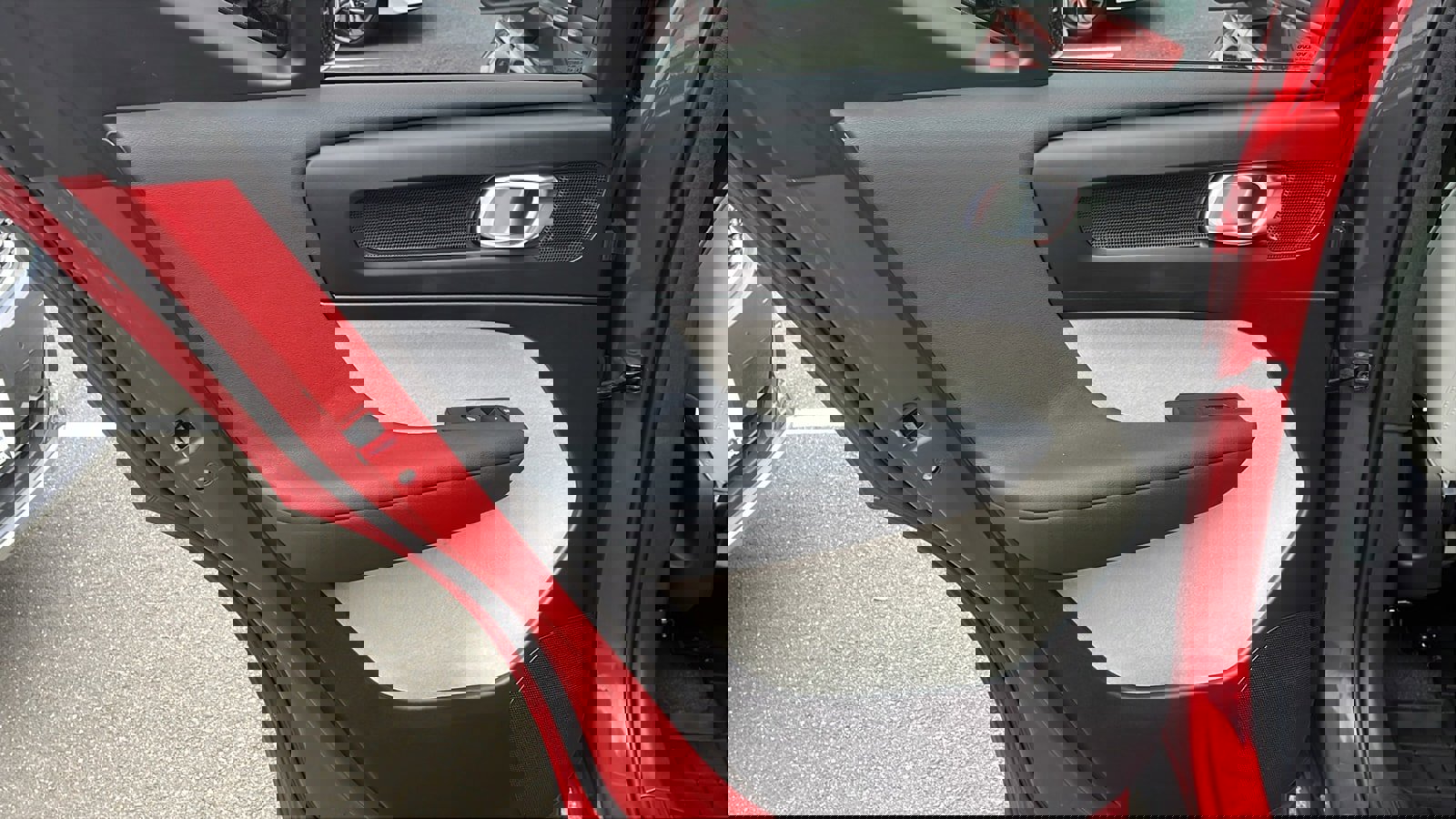 Used 2022 Volvo XC40 T5 Momentum image 19