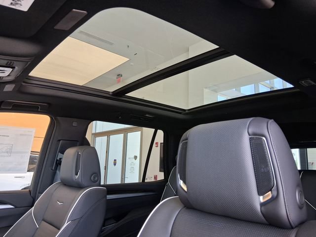 New 2025 Cadillac Escalade Premium Luxury w/ LPO, Floor Liner Package image 22
