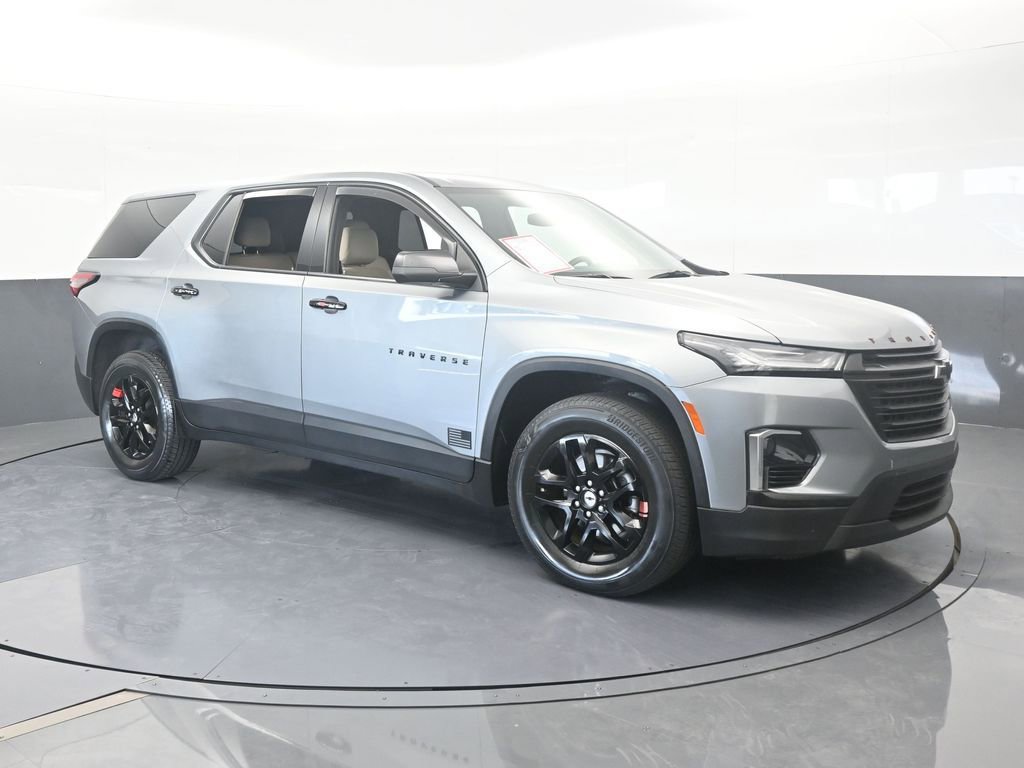 Used 2023 Chevrolet Traverse LS image 8