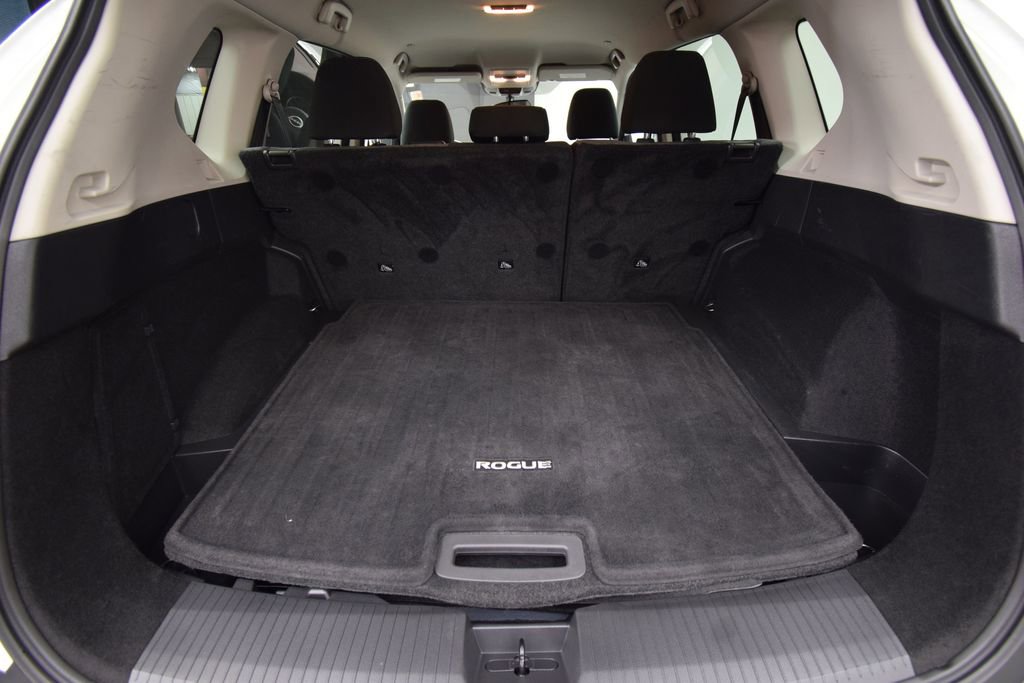 Used 2022 Nissan Rogue S image 29