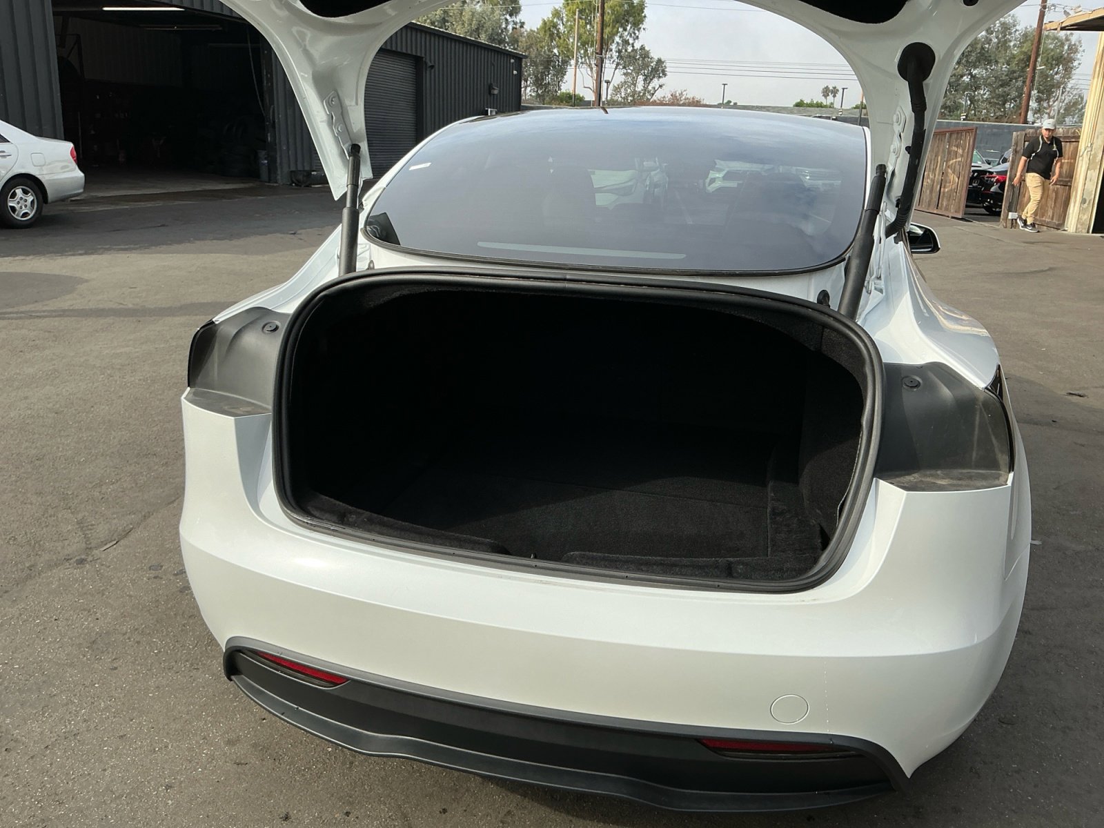 Used 2024 Tesla Model 3 Standard Range image 27
