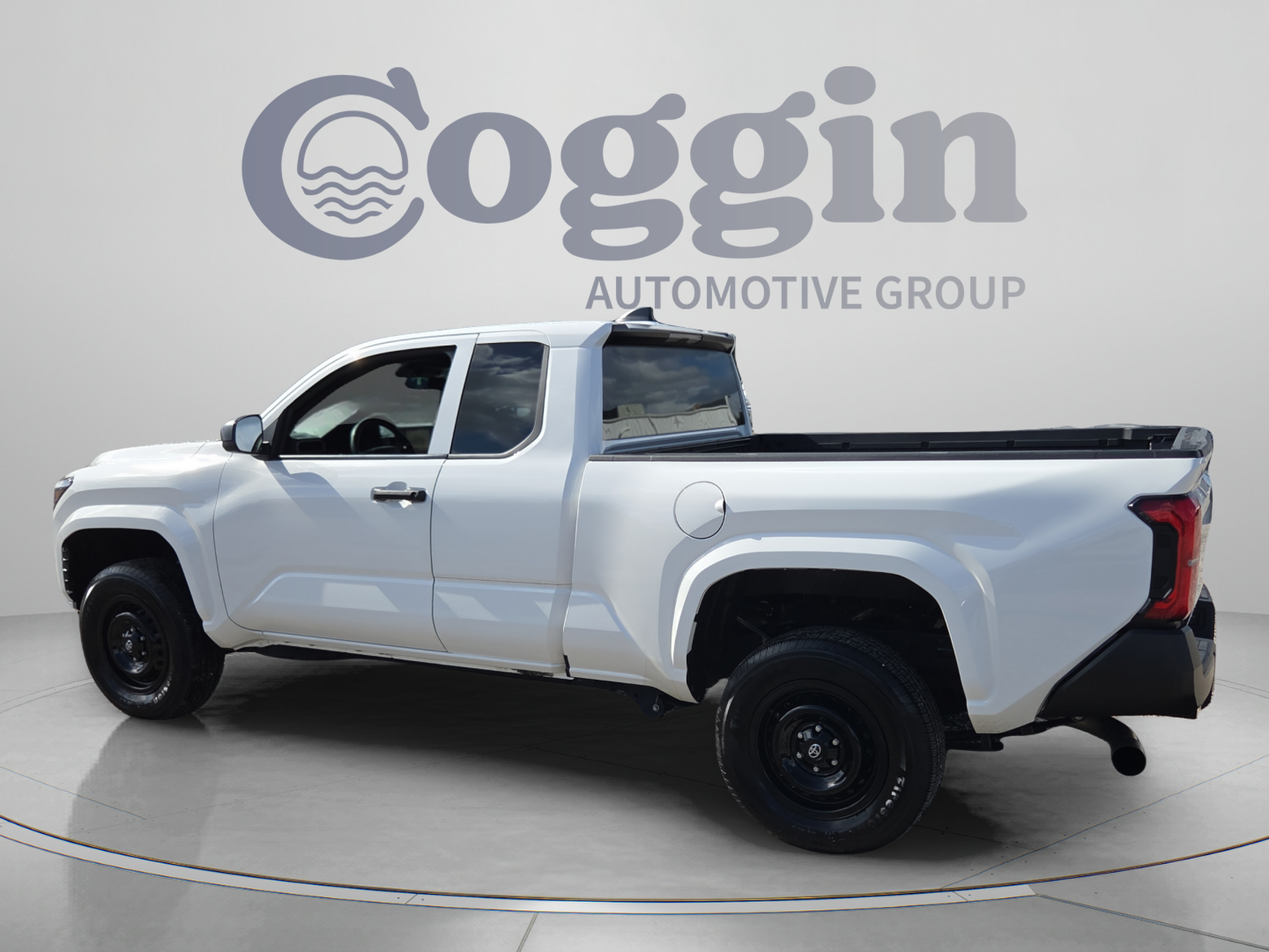 Used 2024 Toyota Tacoma SR RWD image 3