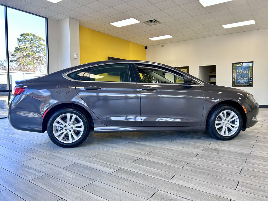 Used 2015 Chrysler 200 Limited FWD image 5