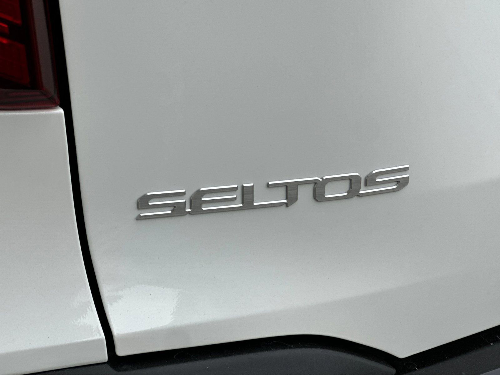 New 2026 Kia Seltos EX image 26