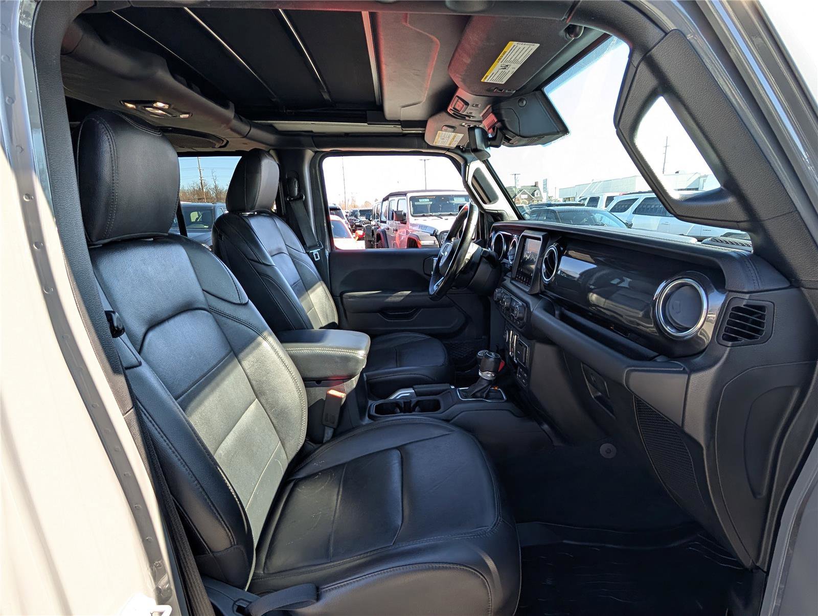 Used 2020 Jeep Wrangler Unlimited Sahara image 11