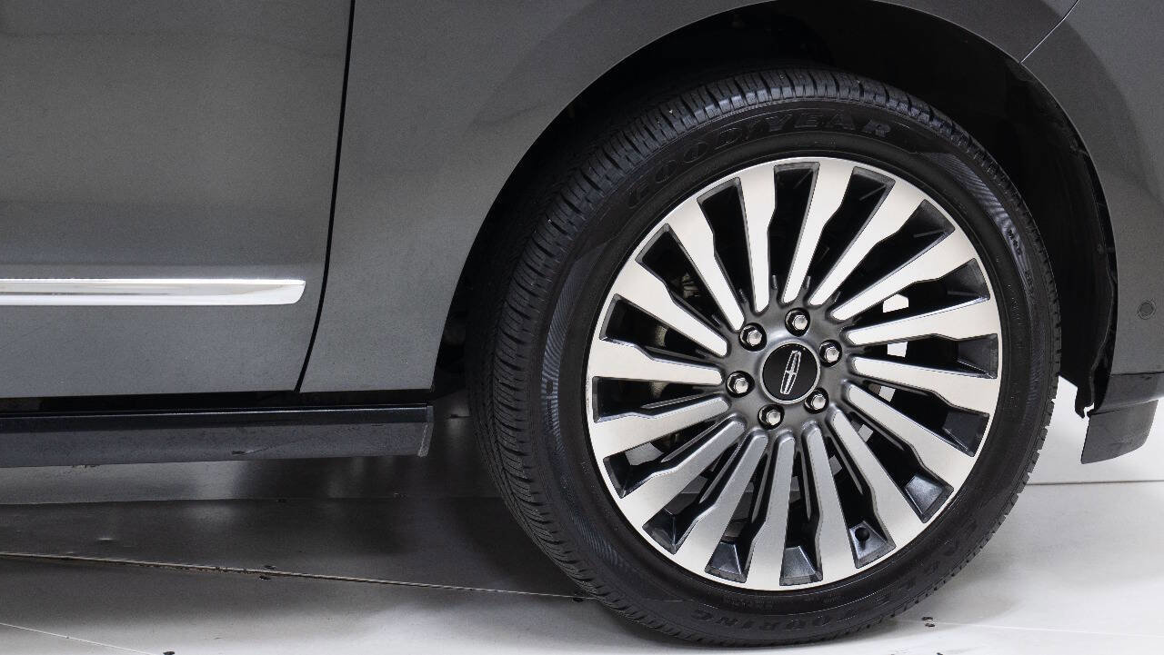 Used 2018 Lincoln Navigator Reserve w/ Technology Package image 84