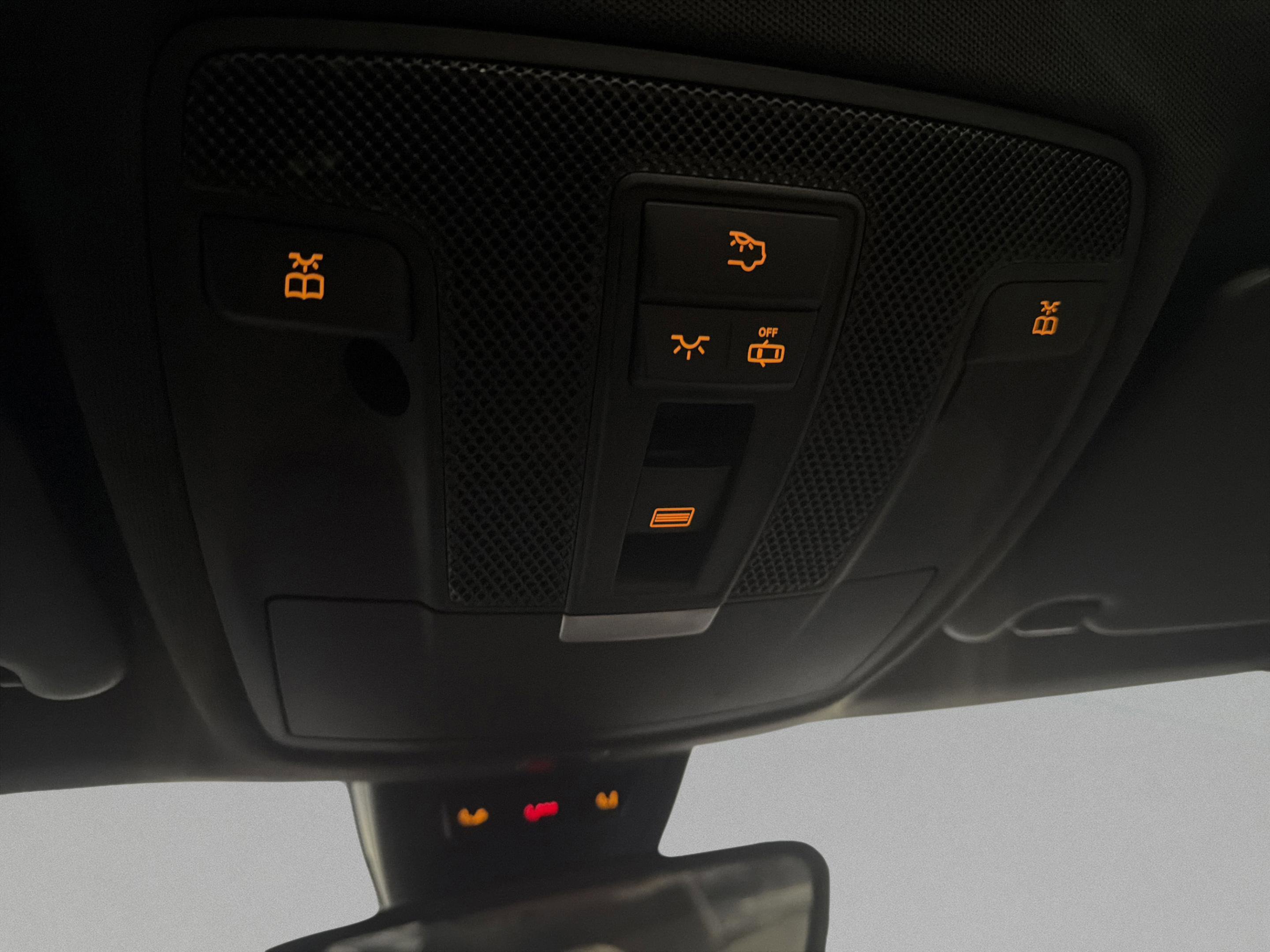 Used 2018 Mercedes-Benz CLA 250 image 27