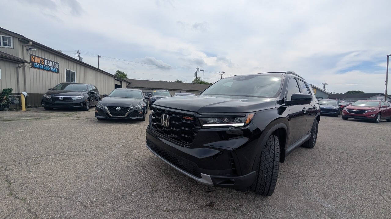 Used 2025 Honda Pilot TrailSport image 8