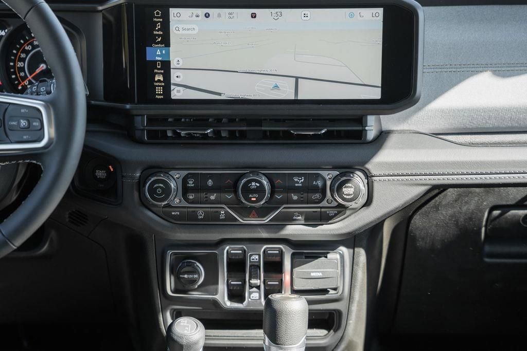 New 2025 Jeep Wrangler Sahara w/ Technology Group image 20