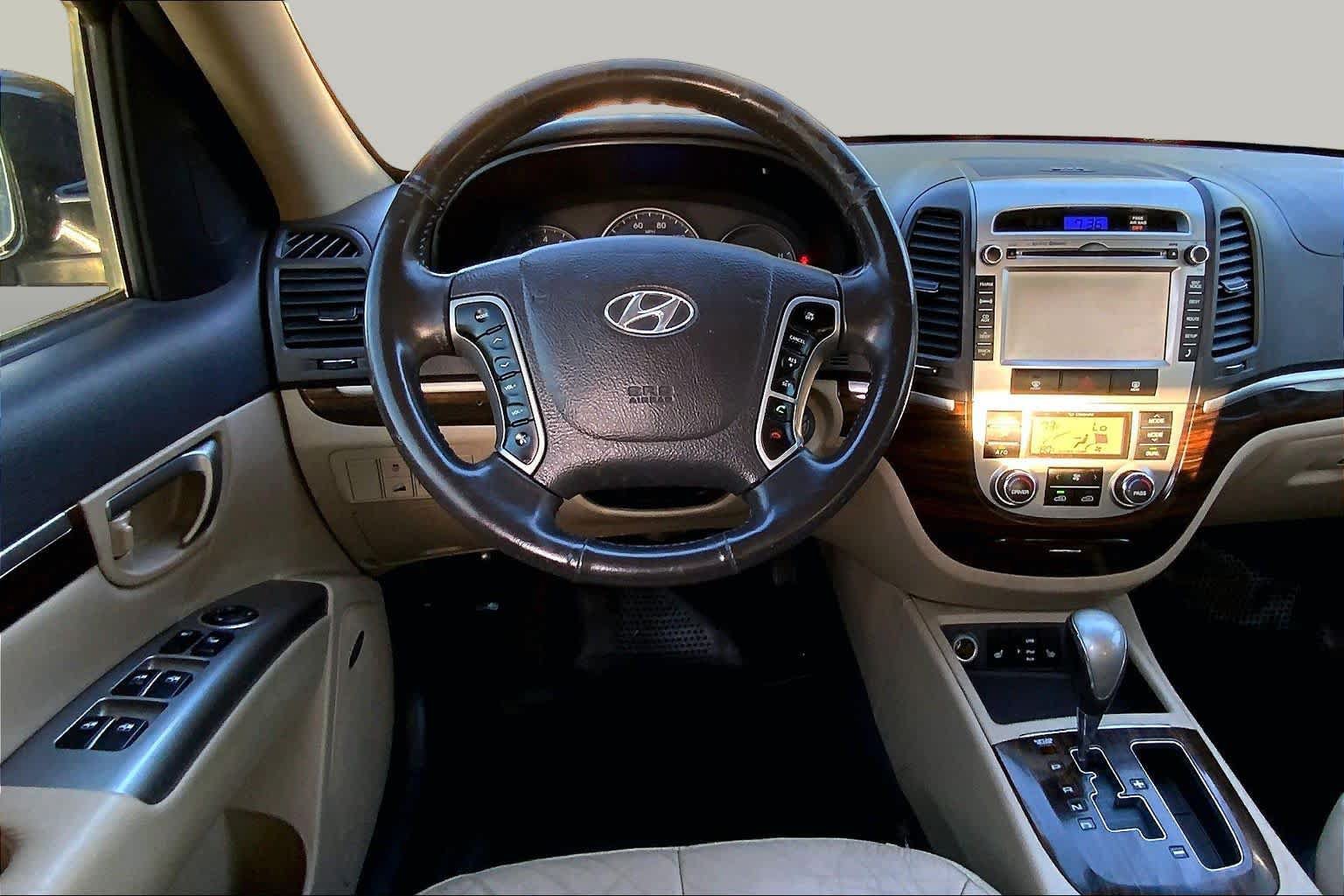 Used 2012 Hyundai Santa Fe Limited w/ Navigation Pkg 4 FWD image 6