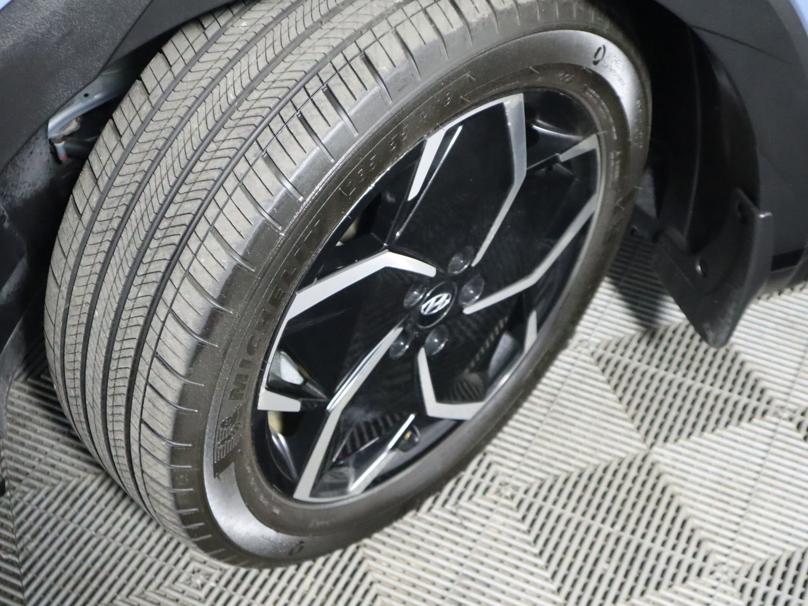 Used 2024 Hyundai Ioniq 5 SEL image 19