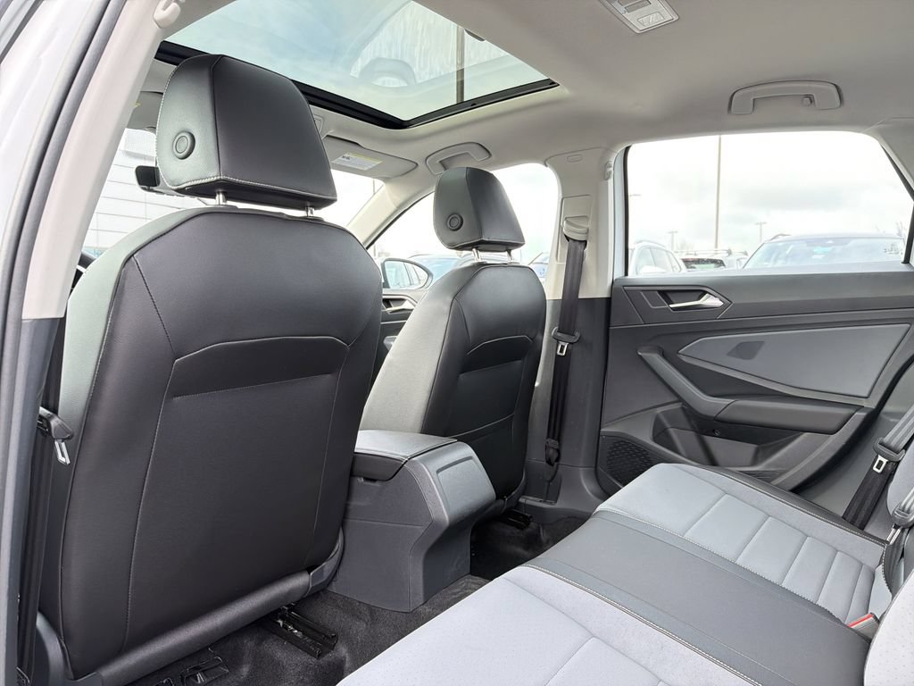 New 2026 Volkswagen Jetta SE FWD image 13