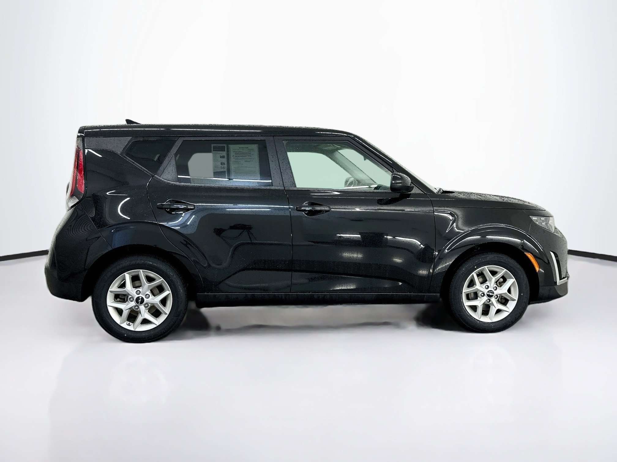 Used 2024 Kia Soul LX w/ Option Group 015 FWD image 10