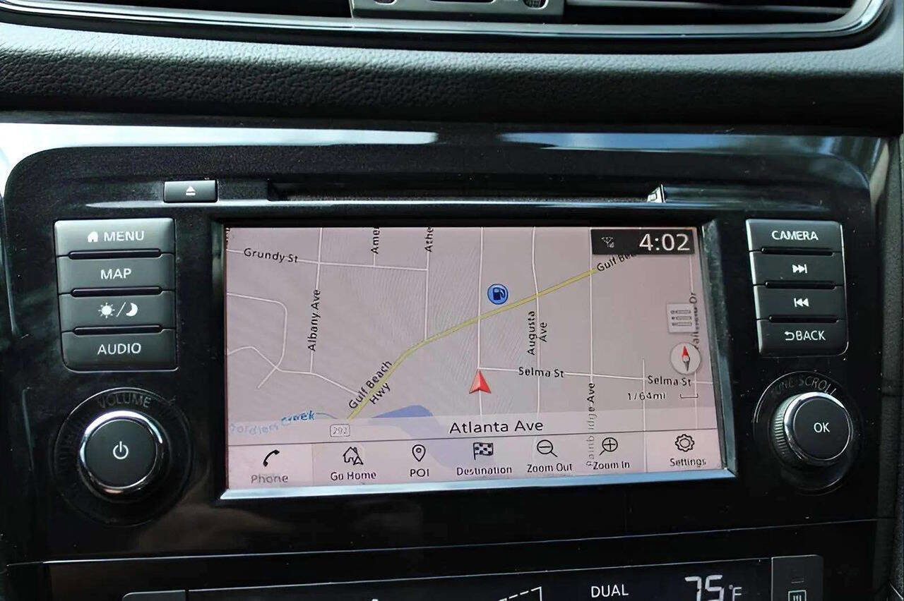 Used 2019 Nissan Rogue SV w/ Premium Package image 24