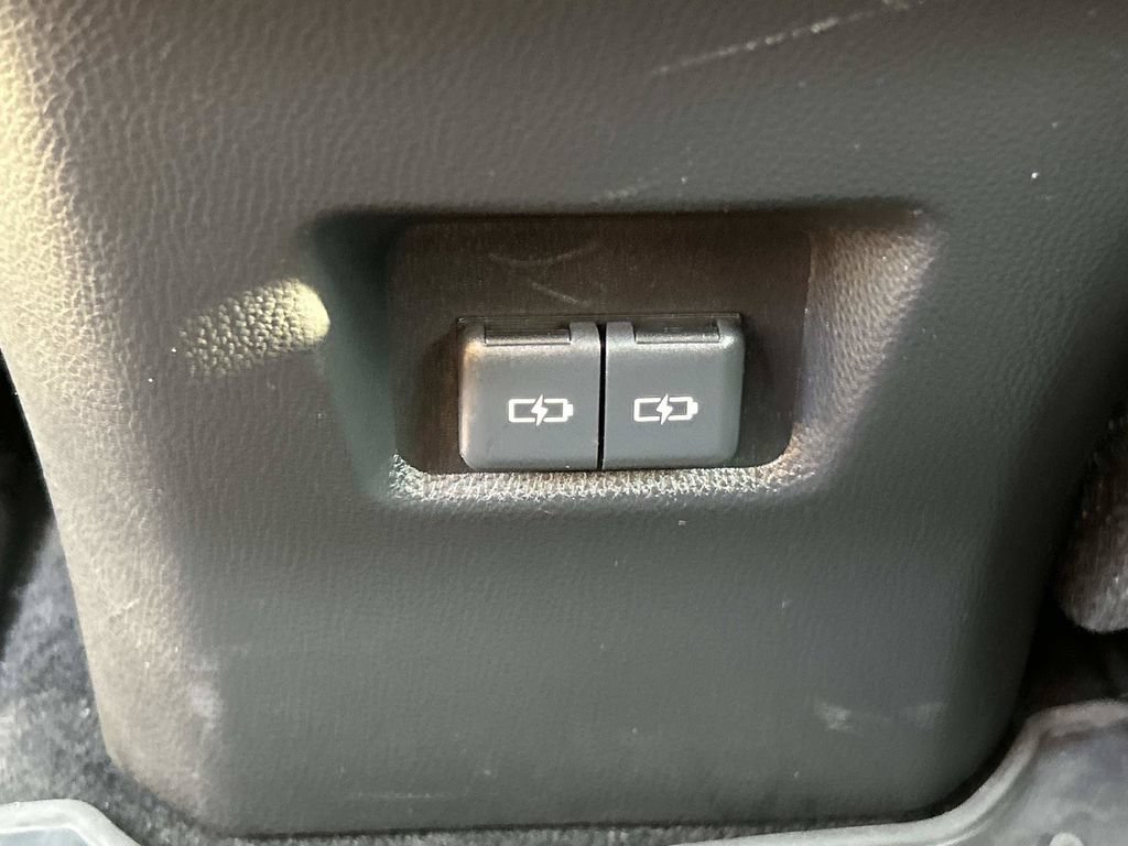 Used 2023 Toyota RAV4 XLE w/ Convenience Package FWD image 19