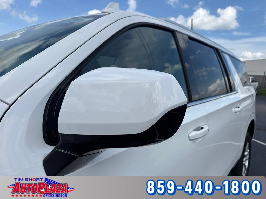 Used 2023 Chevrolet Suburban LT RWD image 18