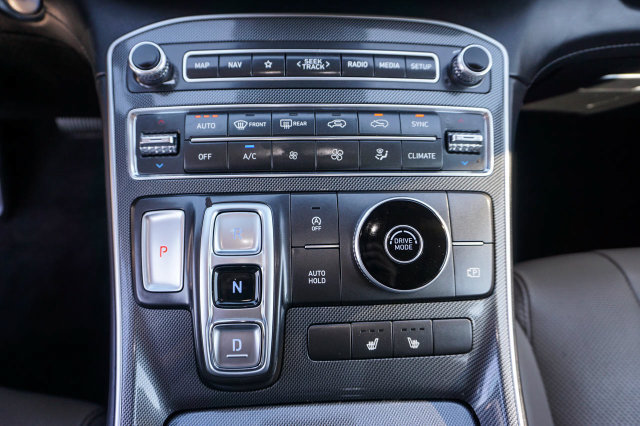 Used 2021 Hyundai Santa Fe SEL w/ Convenience + Premium Package FWD image 19