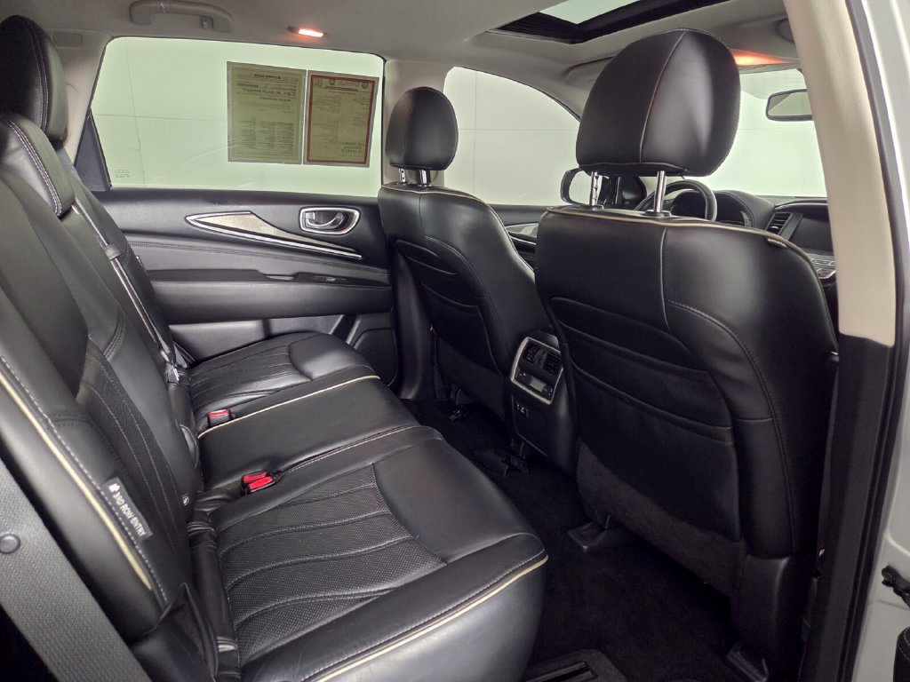 Used 2019 INFINITI QX60 Luxe w/ Essential Package FWD image 29