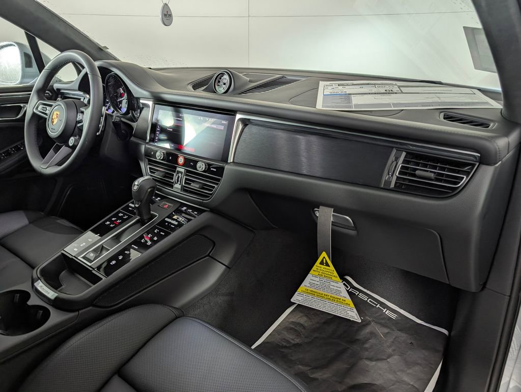 New 2026 Porsche Macan GTS image 19