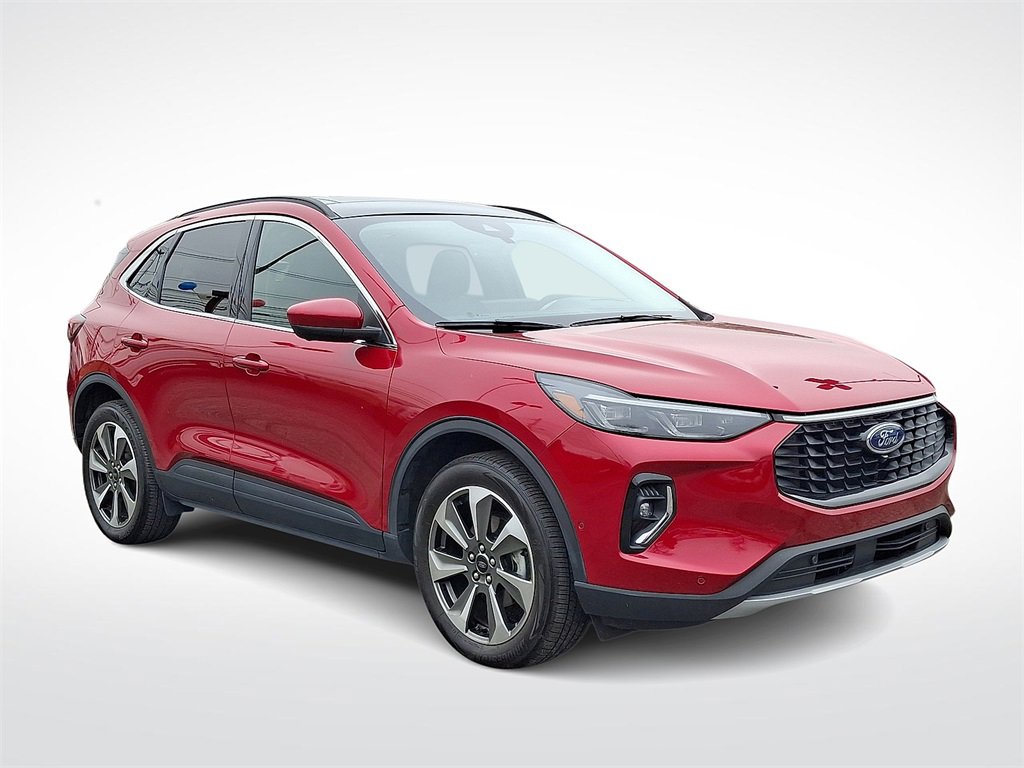 Used 2023 Ford Escape Platinum w/ Premium Technology Package image 1