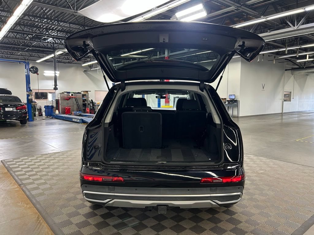 Used 2020 Audi Q7 3.0T Premium Plus w/ Premium Plus Package AWD/4WD image 11