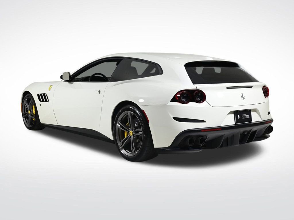Used 2018 Ferrari GTC4Lusso image 2
