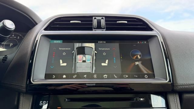 Used 2019 Jaguar F-PACE Prestige image 40