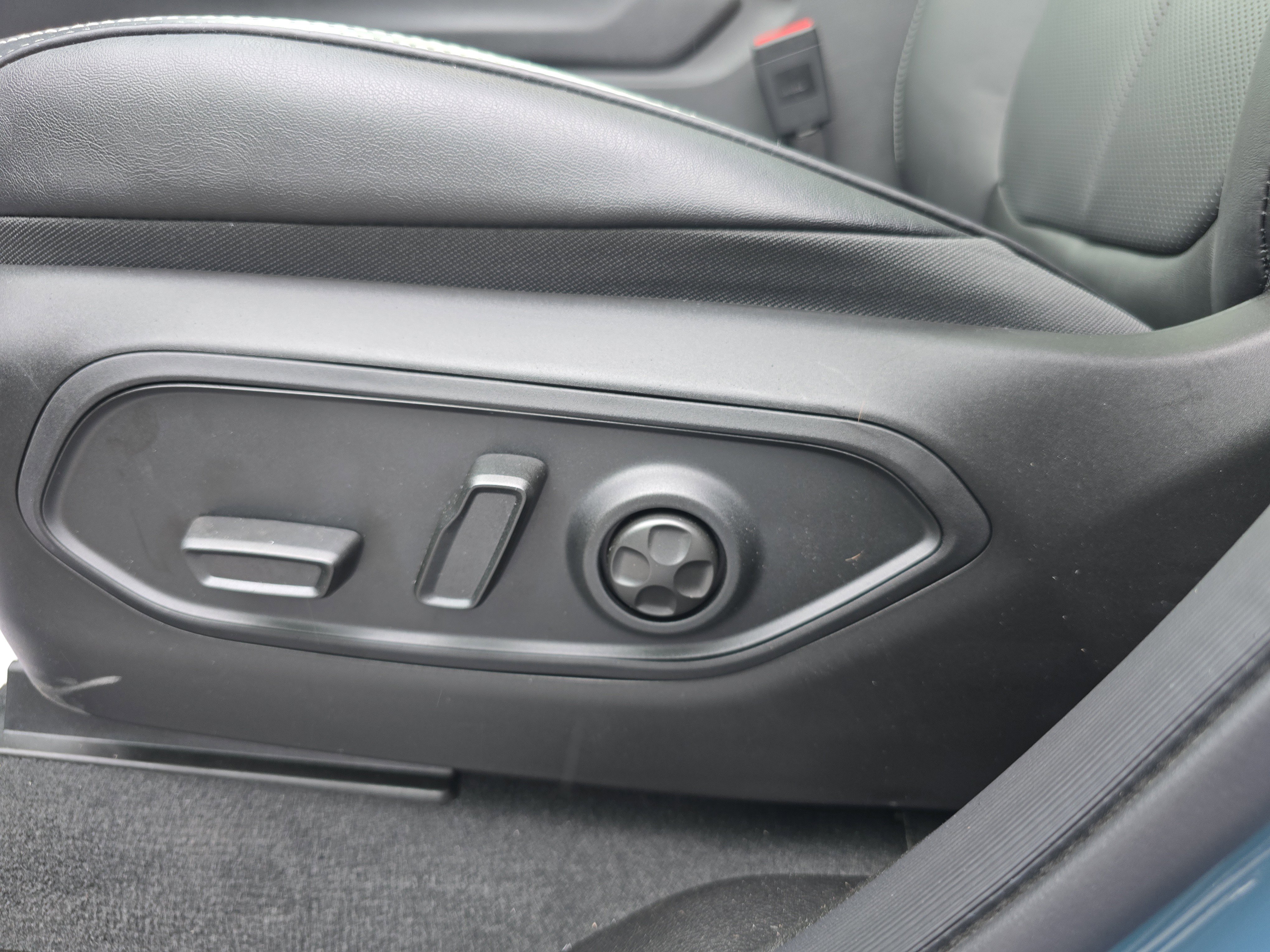 New 2026 Jeep Grand Cherokee L Limited image 13