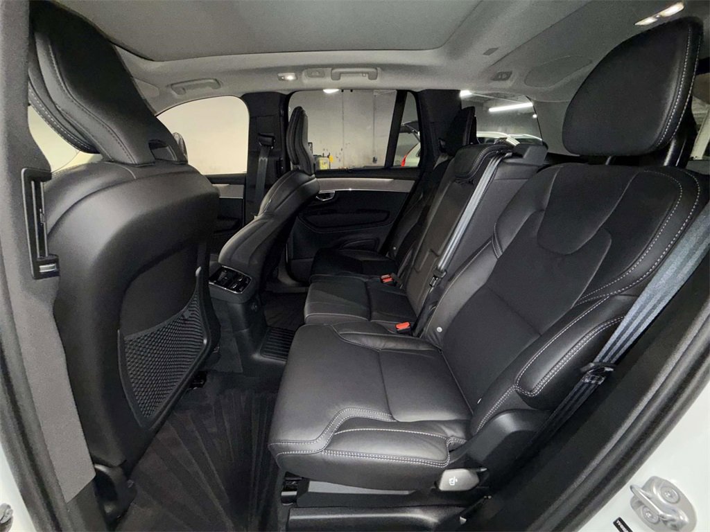Used 2025 Volvo XC90 T8 Plus image 19