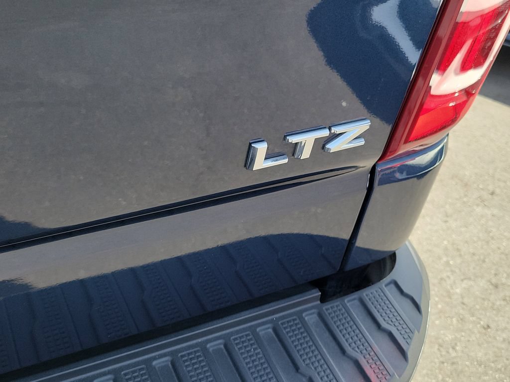 Used 2020 Chevrolet Silverado 1500 LTZ w/ LTZ Plus Package AWD/4WD image 26