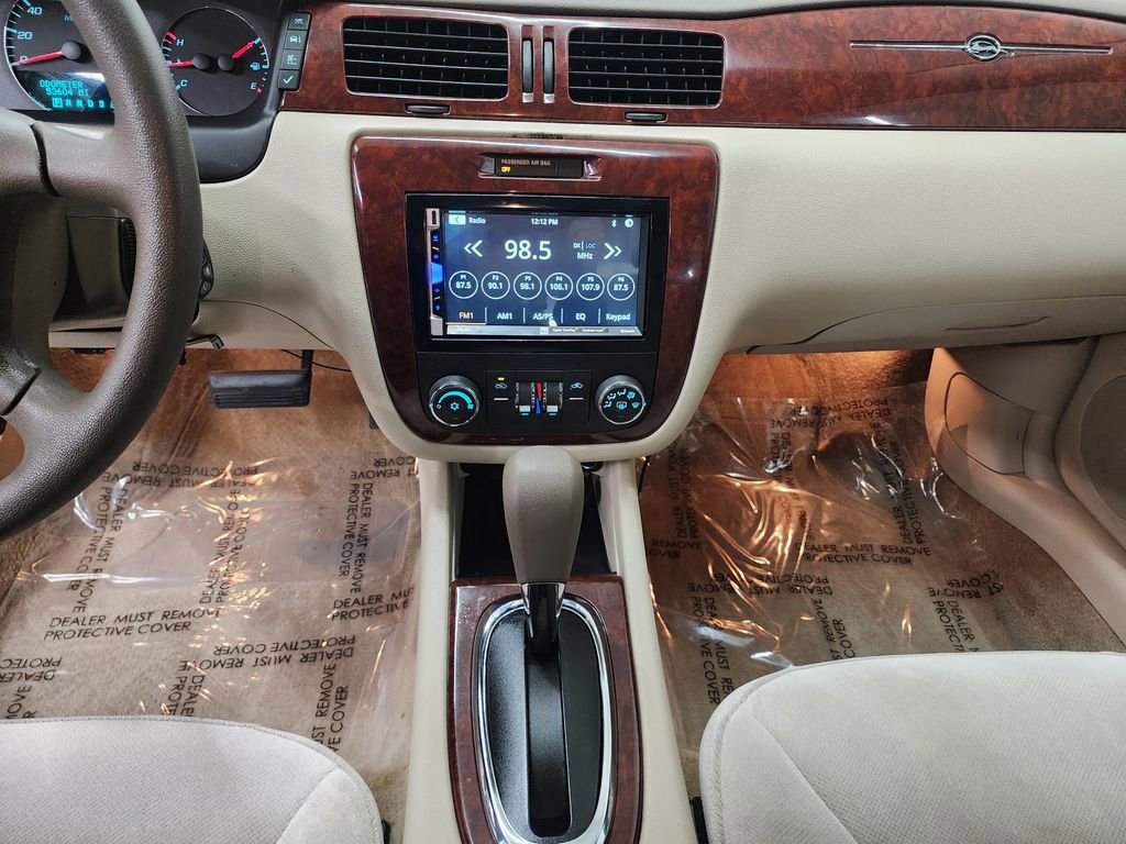 Used 2008 Chevrolet Impala LT FWD image 17