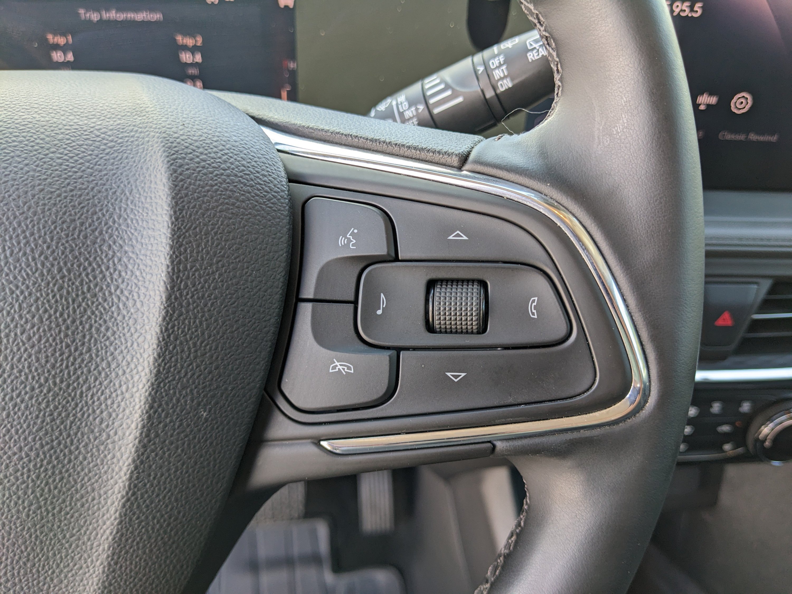 Used 2025 Buick Encore GX Sport Touring w/ Comfort Package FWD image 33