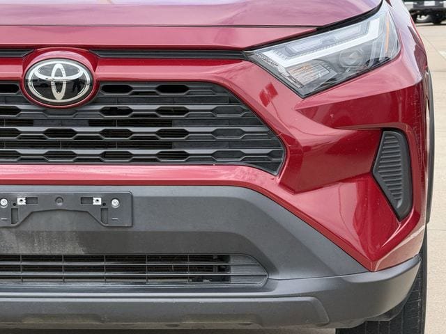 Used 2024 Toyota RAV4 XLE w/ Convenience Package FWD image 9