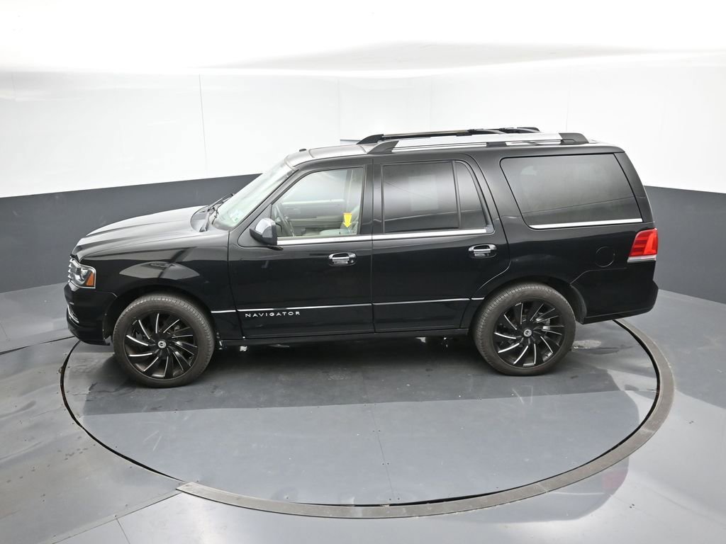 Used 2017 Lincoln Navigator Select image 48