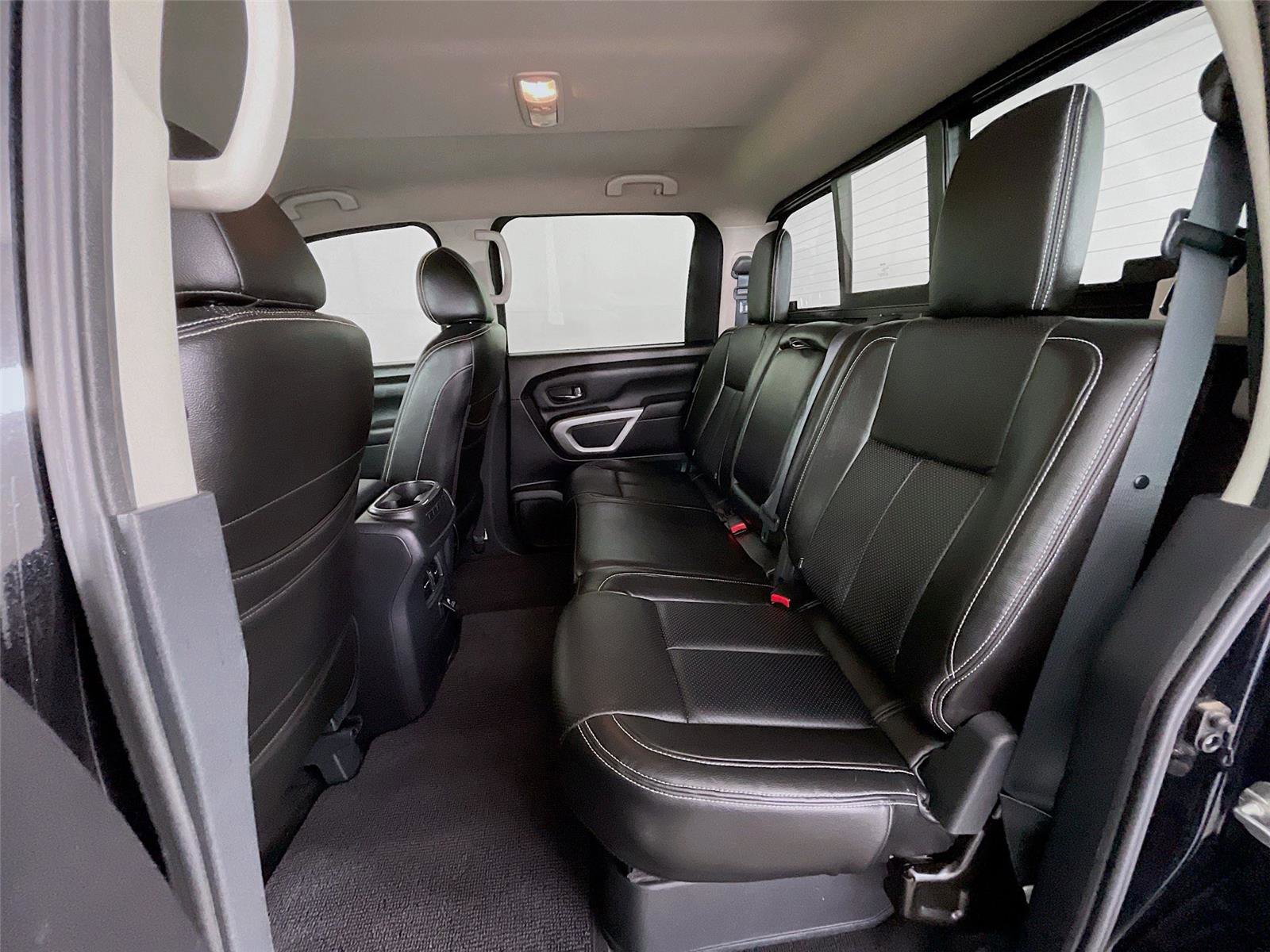 Used 2018 Nissan Titan SV w/ SV Convenience Package image 26