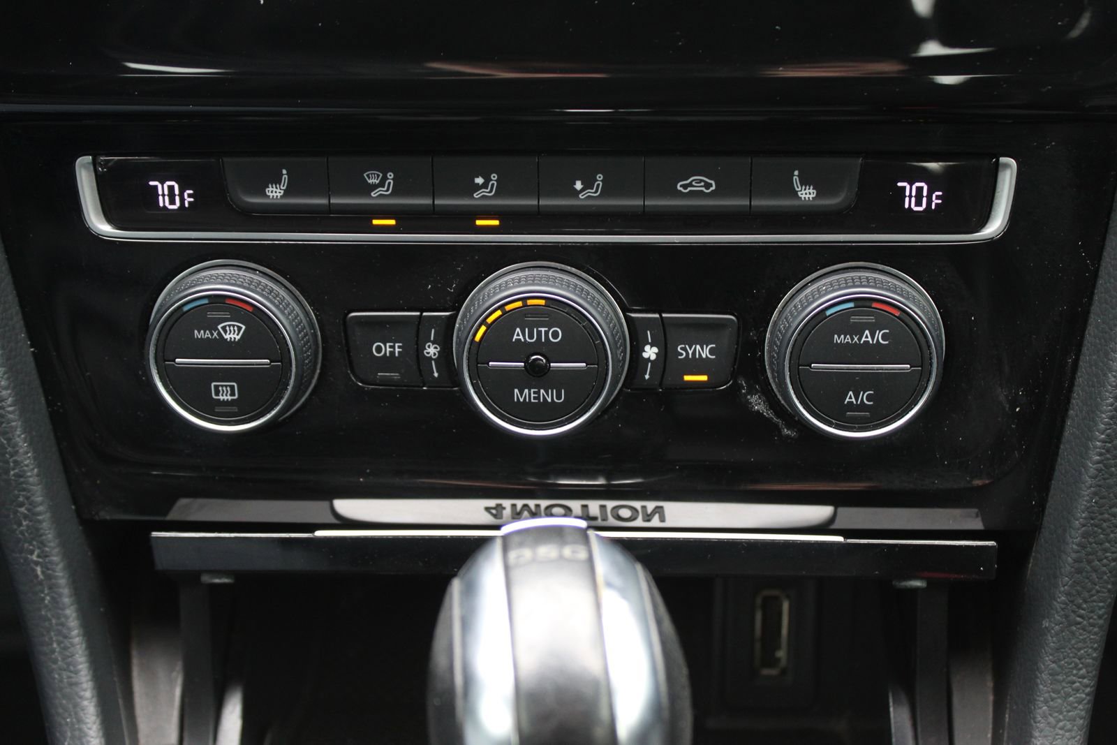 Used 2015 Volkswagen Golf R R image 34