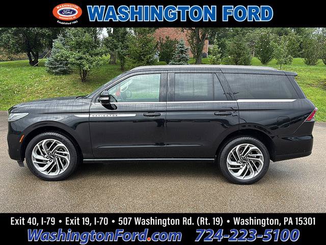 Used 2025 Lincoln Navigator Reserve AWD/4WD image 1