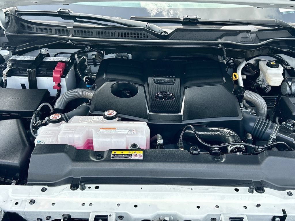 Used 2023 Toyota Tundra SR5 w/ SR5 Convenience Package AWD/4WD image 14