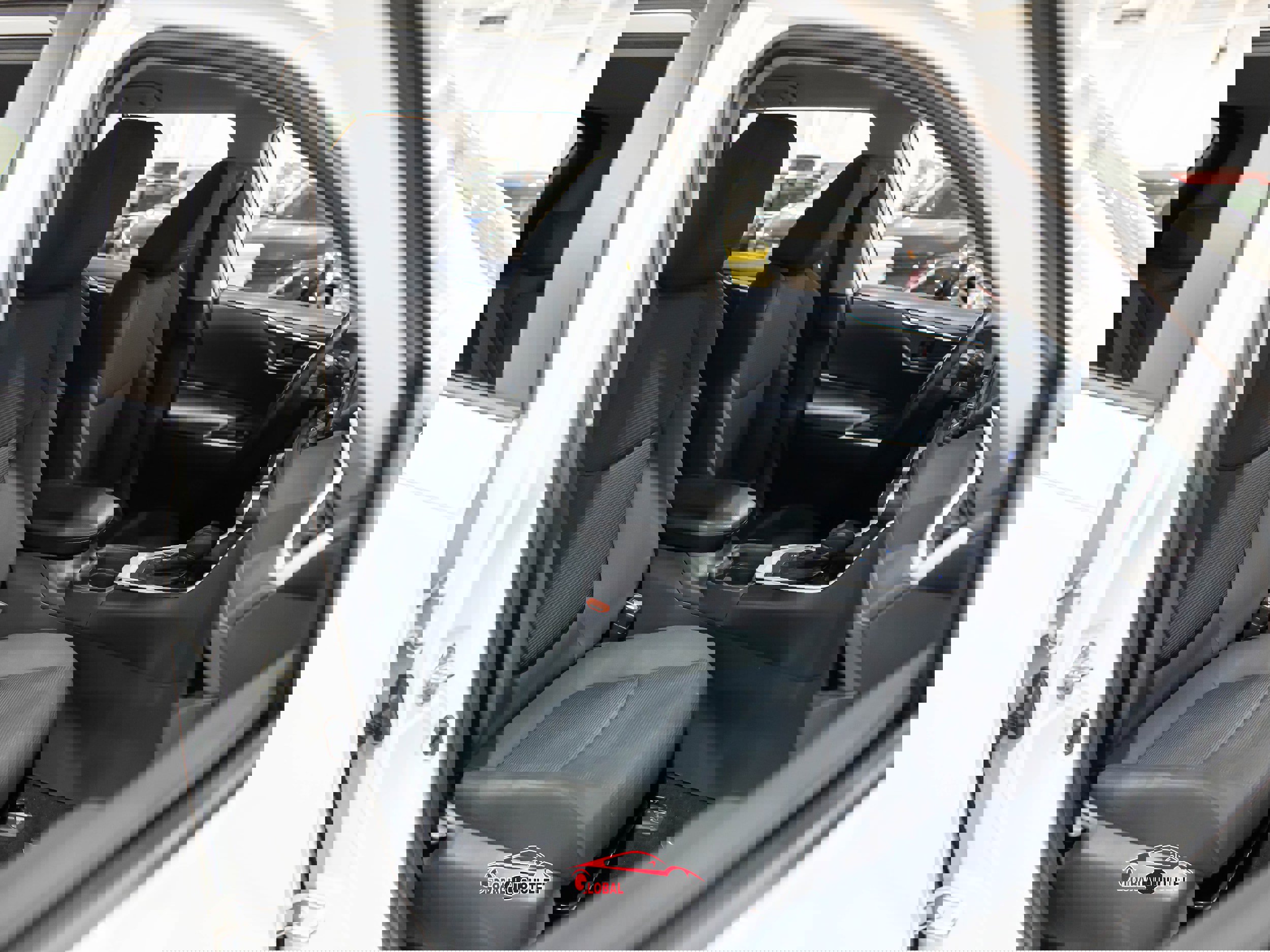 Used 2020 Toyota RAV4 LE image 17