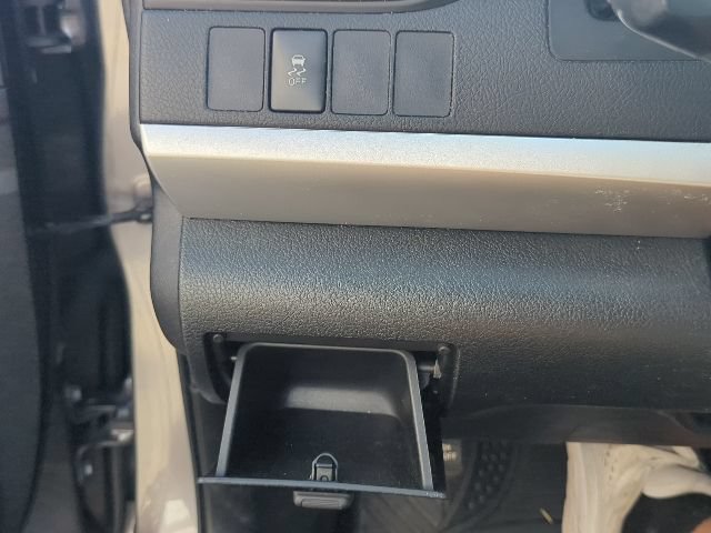 Used 2017 Toyota Camry SE FWD image 29