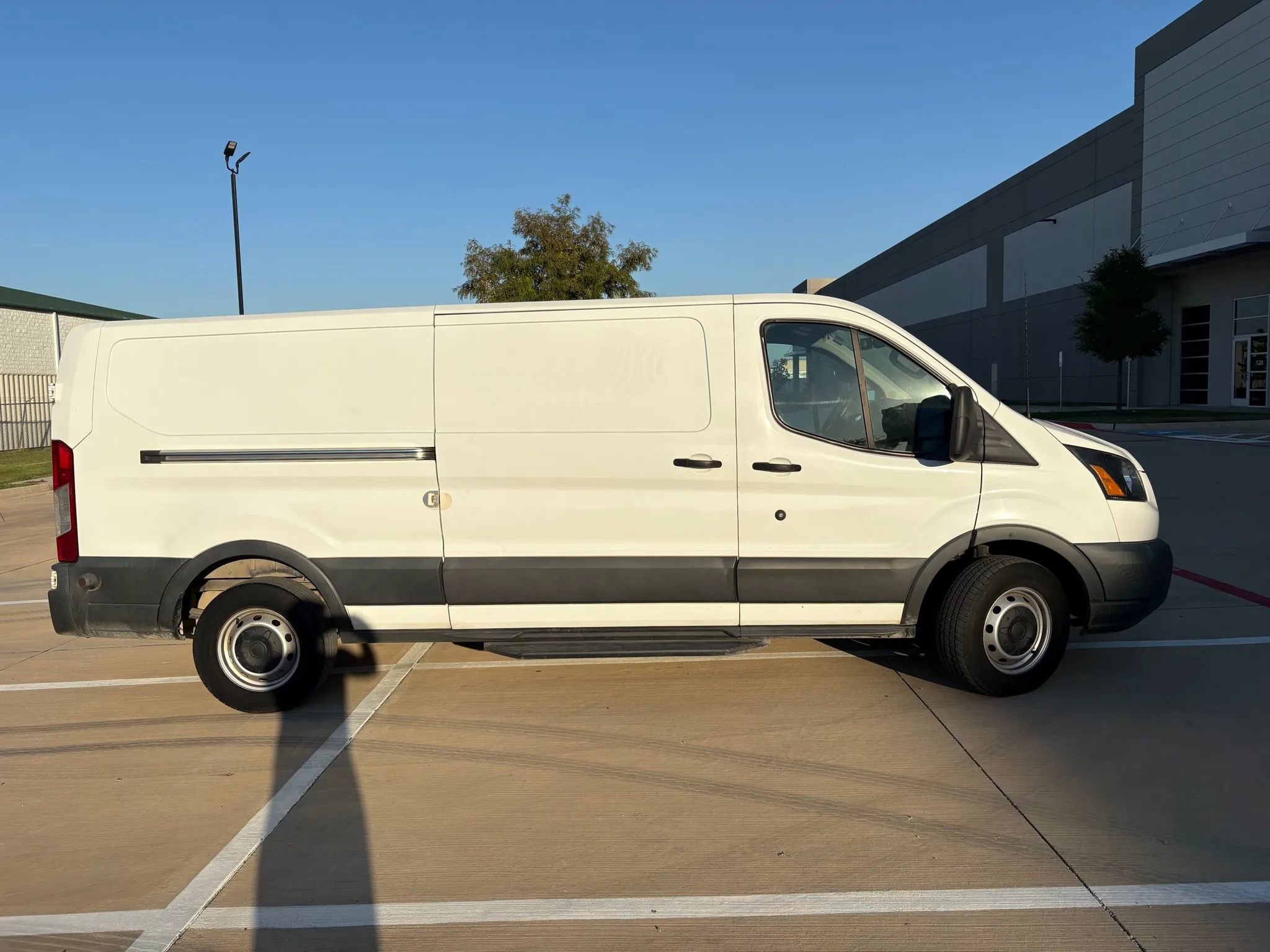 Used 2018 Ford Transit 250 148 Low Roof image 4