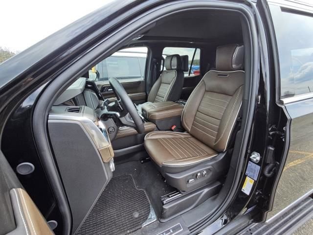 Used 2026 GMC Yukon Denali Ultimate AWD/4WD image 4