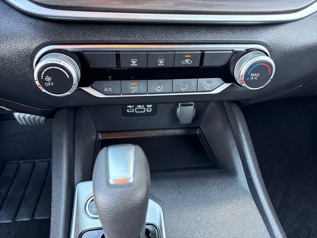 Used 2025 Nissan Altima 2.5 SV FWD image 18