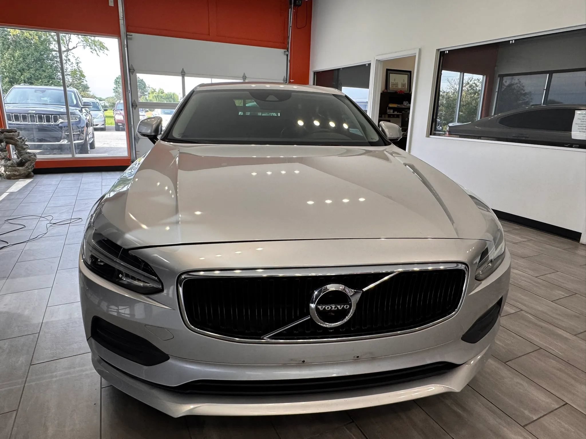 Used 2019 Volvo S90 T5 Momentum FWD image 6