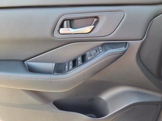 New 2026 Nissan Rogue SV AWD/4WD image 21