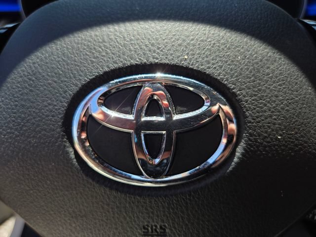 Used 2020 Toyota C-HR XLE FWD image 31