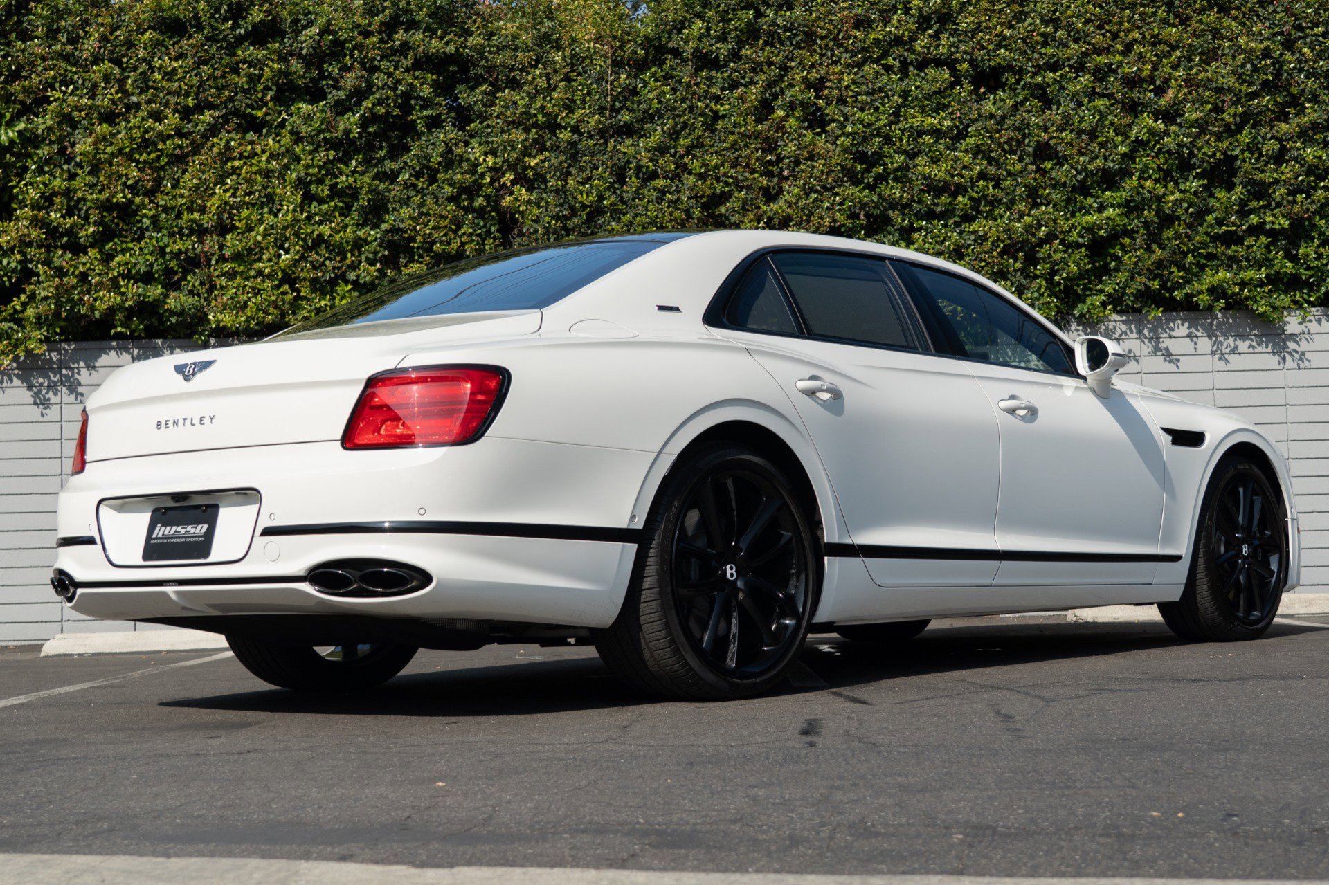 Used 2024 Bentley Flying Spur V8 image 34