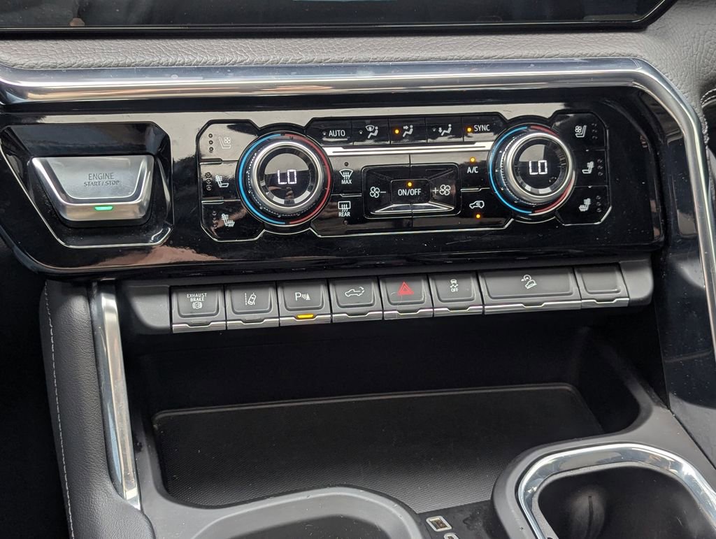 Used 2024 GMC Sierra 2500 Denali w/ Denali Reserve Package AWD/4WD image 10