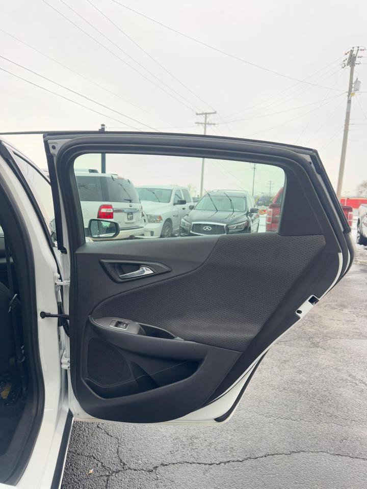 Used 2016 Chevrolet Malibu LT image 13